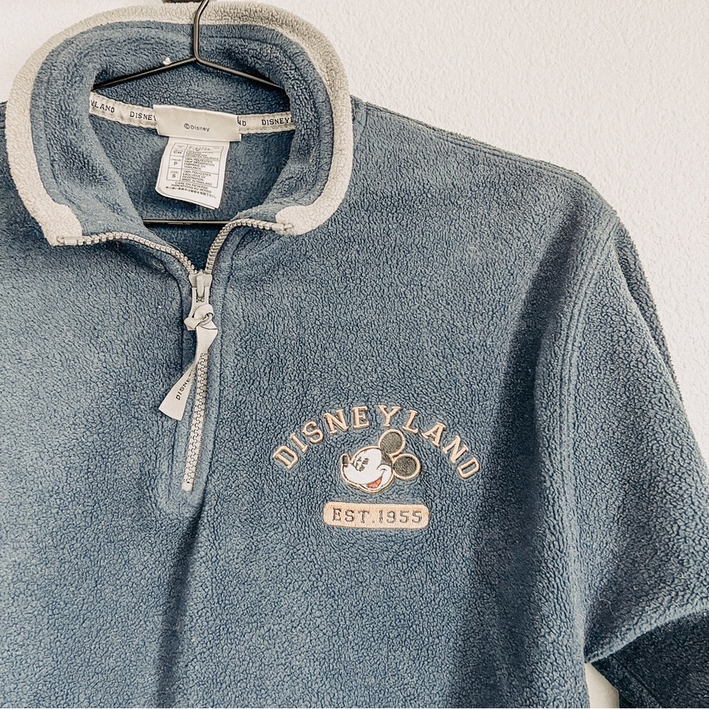 Disneyland Resort Disneyland Navy/Gold Fleece 1/4 Zip Sweater. Size Small